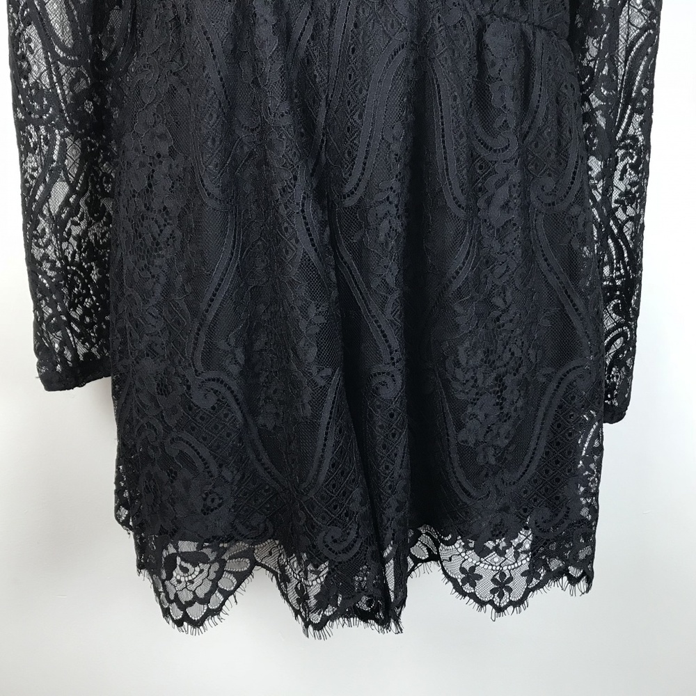 Wayf Misses Large Black Lace lined Dress stand up - Picture 4 of 8